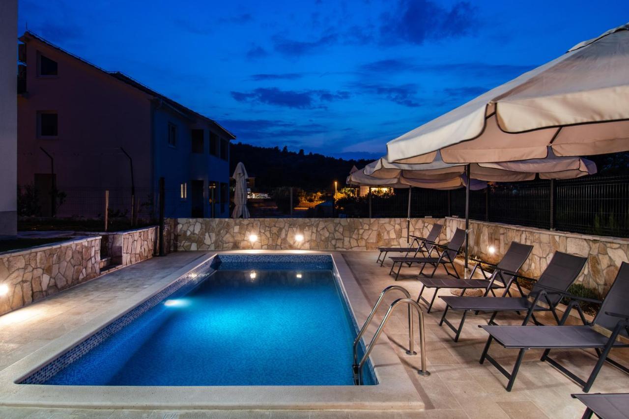 Luxury Apartments Alkar With Swimming Pool Ražanj Eksteriør bilde
