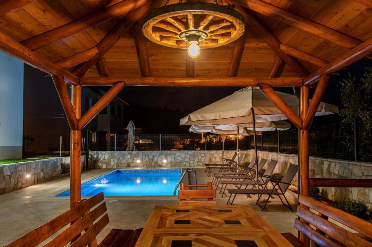 Luxury Apartments Alkar With Swimming Pool Ražanj Eksteriør bilde
