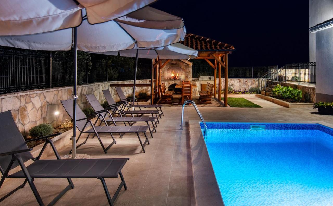 Luxury Apartments Alkar With Swimming Pool Ražanj Eksteriør bilde